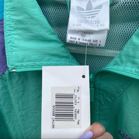 Retro Adidas Windbreaker with tags rare find 🔥 - Picture 5 of 5